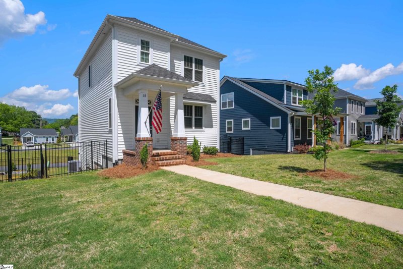 Property image 3 at 18 Arrington Avenue, Greenville, SC 29617