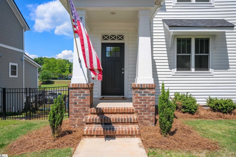 Property image 4 at 18 Arrington Avenue, Greenville, SC 29617