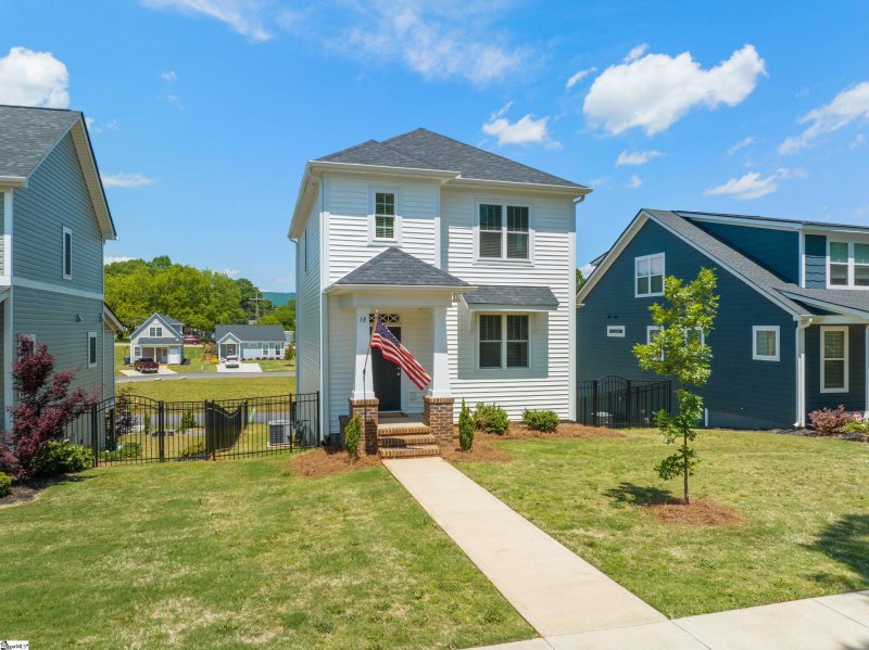 Property image 5 at 18 Arrington Avenue, Greenville, SC 29617