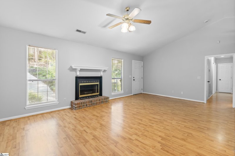 Property image 3 at 1415 Winding Way, Taylors, SC 29687-4439