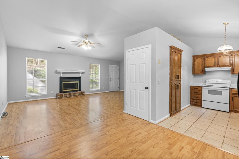 Property image 5 at 1415 Winding Way, Taylors, SC 29687-4439