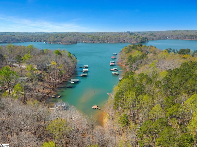 Property image 3 at 104 S Port Bass Drive, Fair Play, SC 29643