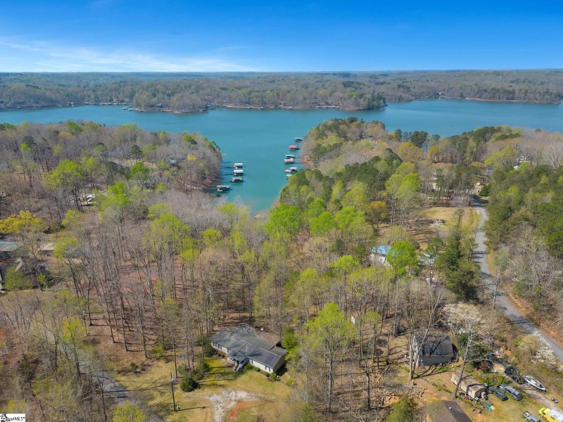 Property image 4 at 104 S Port Bass Drive, Fair Play, SC 29643