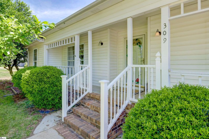 Property image 2 at 309 S Batesville Road, Greer, SC 29650