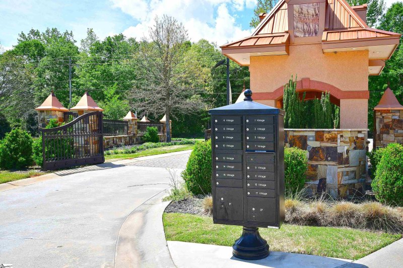 Property image 3 at 12 Vintage Oaks Way, Simpsonville, SC 29681