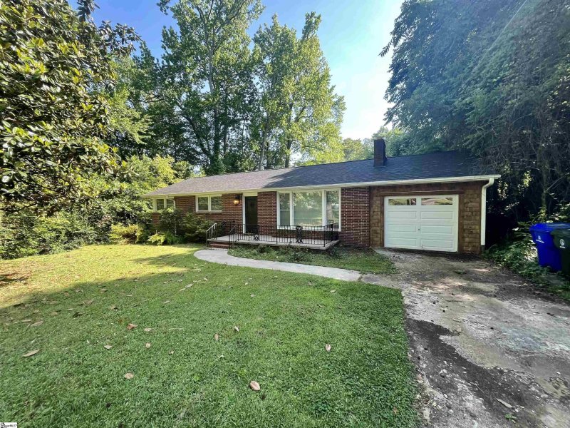 Property image 3 at 110 Legrand Boulevard, Greenville, SC 29607