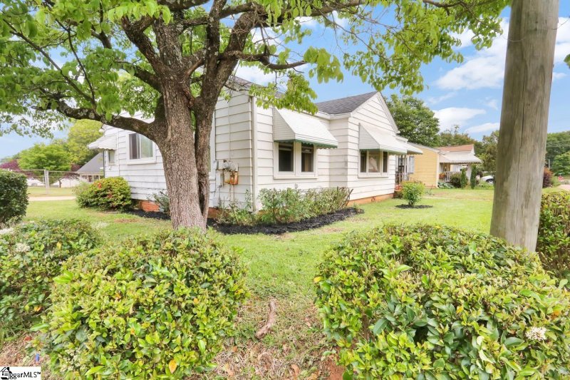 Property image 2 at 18 Old Paris Mountain Road, Greenville, SC 29609-4515