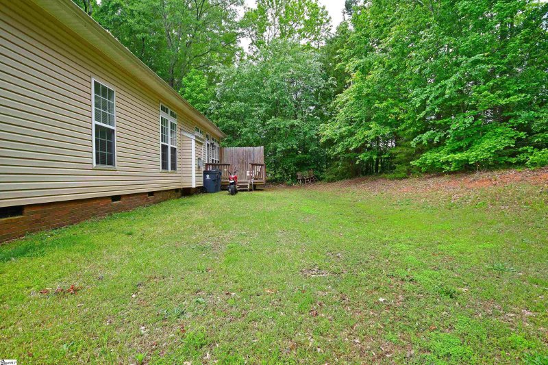 Property image 3 at 108 Green Bank Lane, Simpsonville, SC 29681