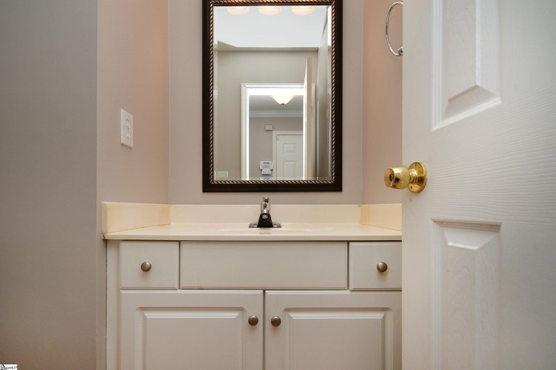 Property image 5 at 118 W Okaloosa Way, Simpsonville, SC 29680