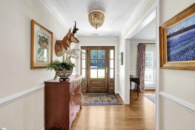 Property image 2 at 412 E Seven Oaks Drive, Greenville, SC 29605