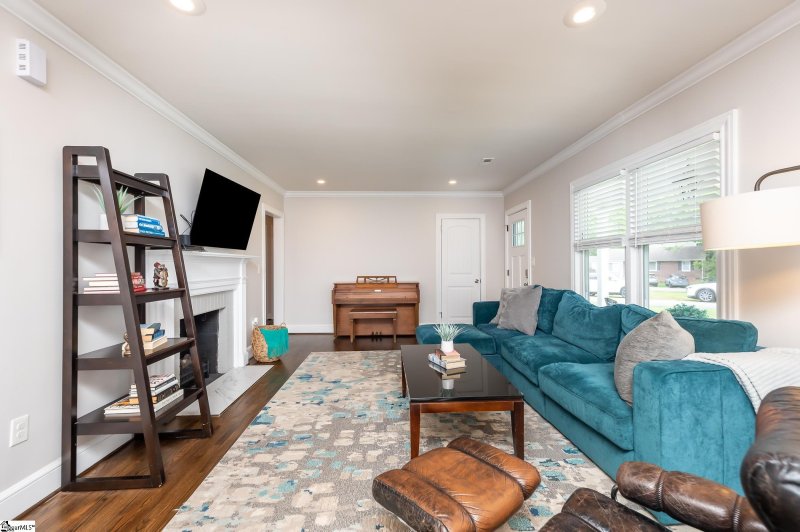 Property image 4 at 28 Brentwood Drive, Greenville, SC 29609