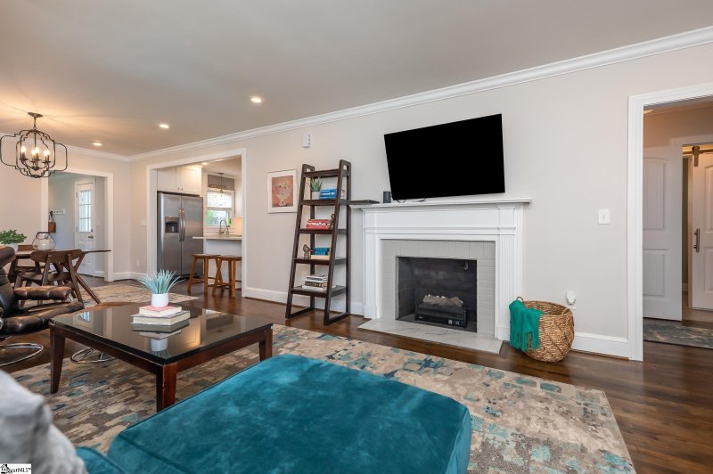 Property image 5 at 28 Brentwood Drive, Greenville, SC 29609