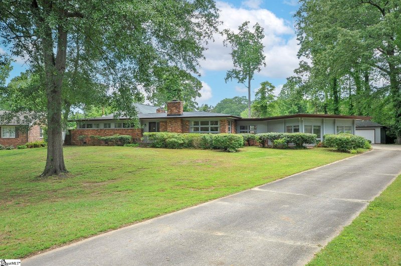 Property image 2 at 208 Sweetbriar Road, Greenville, SC 29615