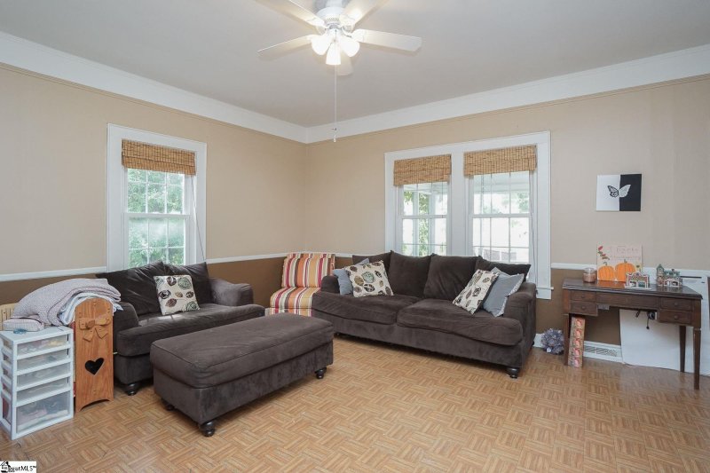 Property image 3 at 6 16th Street, Greer, SC 29651