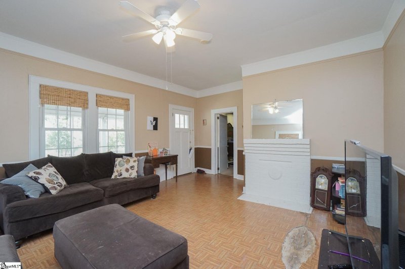 Property image 4 at 6 16th Street, Greer, SC 29651