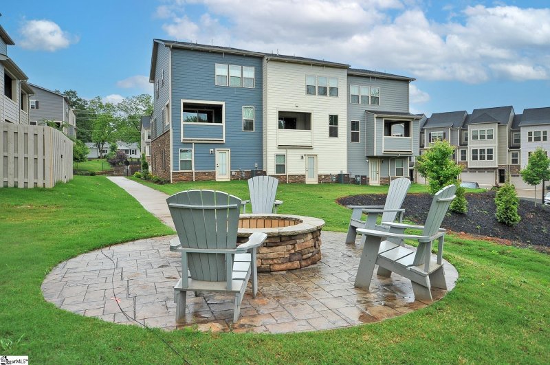 Property image 3 at 10 Copper Run Drive, Greenville, SC 29607