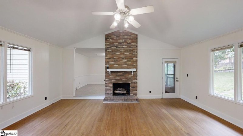 Property image 2 at 805 Brentwood Way, Simpsonville, SC 29680