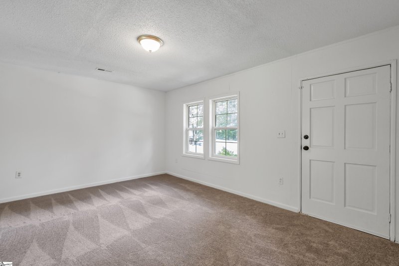 Property image 2 at 121 Cashmere Drive, Greenville, SC 29605