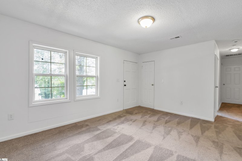 Property image 3 at 121 Cashmere Drive, Greenville, SC 29605