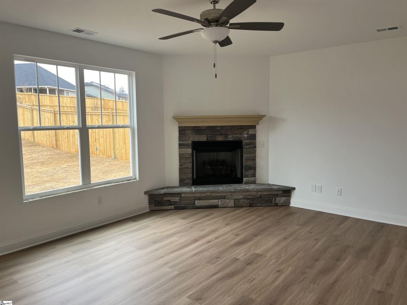 Property image 4 at 35 Landry Lane, Greenville, SC 29617