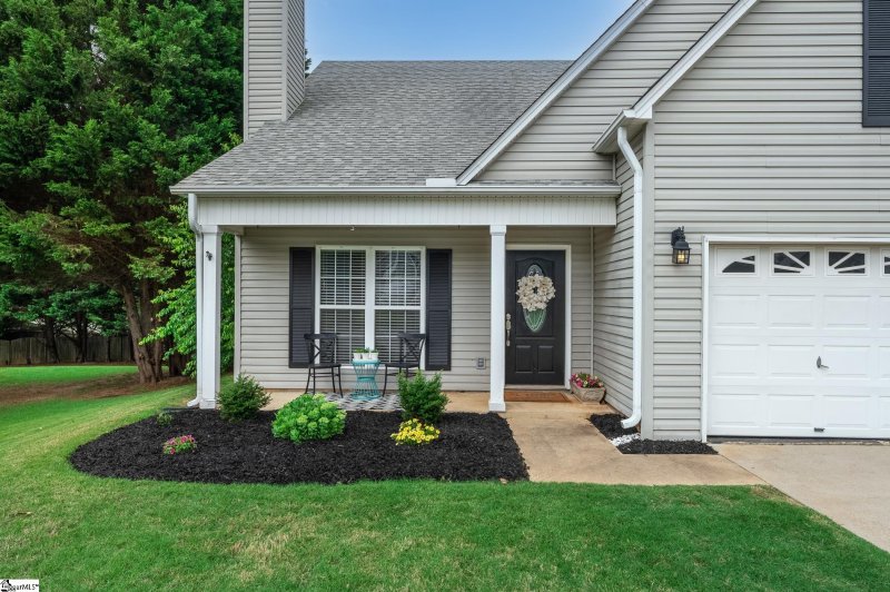 Property image 2 at 4 Wickby Court, Simpsonville, SC 29680