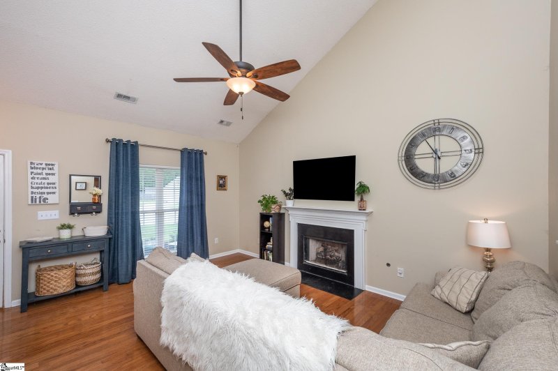 Property image 5 at 4 Wickby Court, Simpsonville, SC 29680