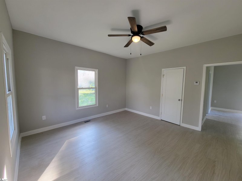 Property image 4 at 18 Clemson Street, Liberty, SC 29657