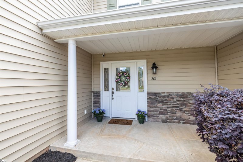 Property image 2 at 201 Summitbluff Drive, Greenville, SC 29617