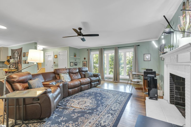 Property image 3 at 27 Vicki Circle, Greenville, SC 29615