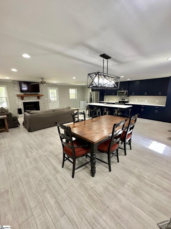 Property image 3 at 114 Bedford Drive, Taylors, SC 29687