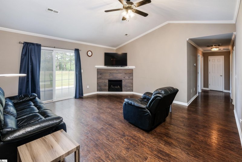 Property image 3 at 135 Kensett Drive, Williamston, SC 29697