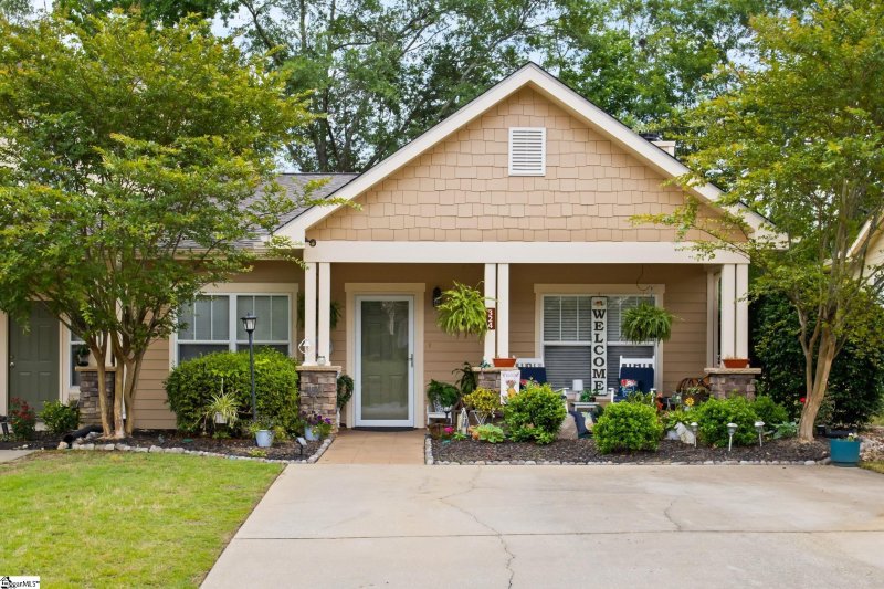 Property image 2 at 324 Shallow Drive, Taylors, SC 29687