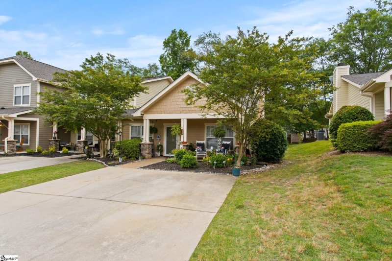 Property image 3 at 324 Shallow Drive, Taylors, SC 29687