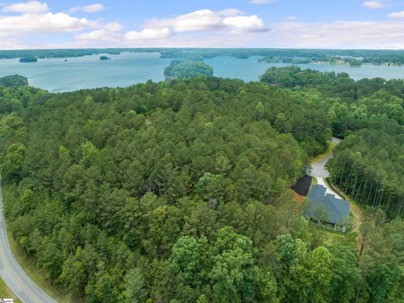 Property image 2 at 302 Southview Court, Seneca, SC 29672