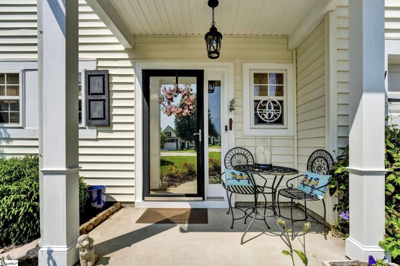 Property image 2 at 940 Breezewood Court, Greer, SC 29651