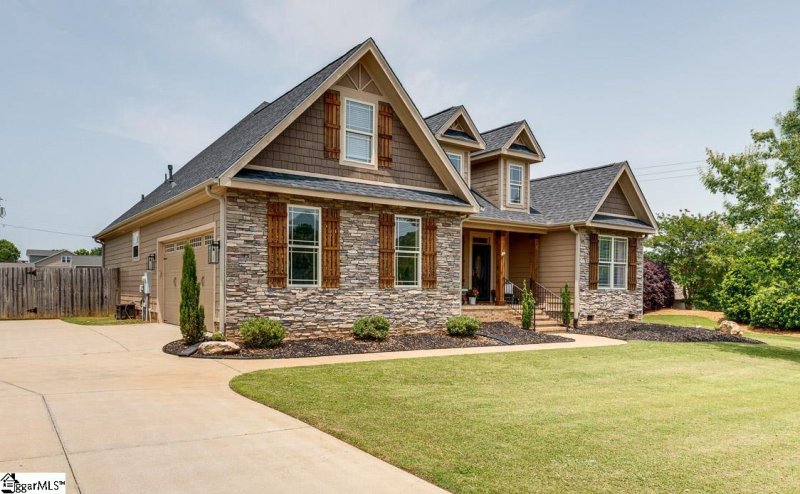 Property image 3 at 100 Clearridge Way, Greer, SC 29651