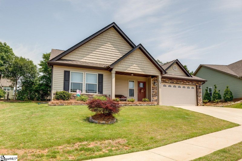 Property image 2 at 1104 Rosabella Lane, Greer, SC 29651