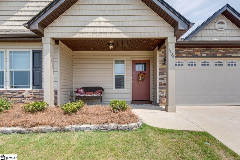 Property image 3 at 1104 Rosabella Lane, Greer, SC 29651