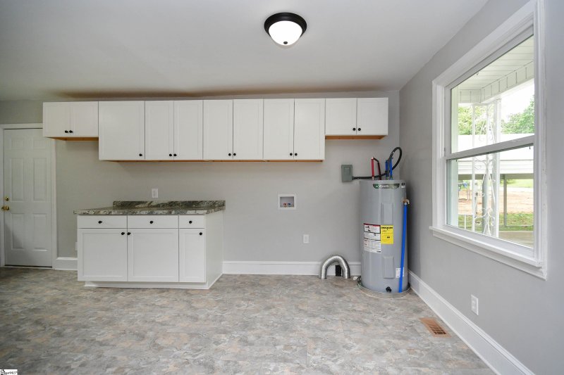 Property image 5 at 130 Overbrook Circle, Spartanburg, SC 29306