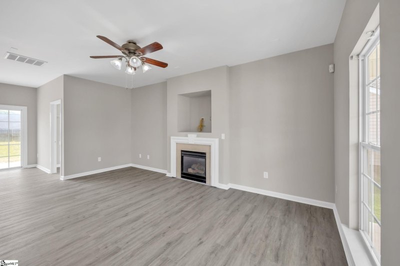 Property image 4 at 712 E Camelton Drive, Woodruff, SC 29388