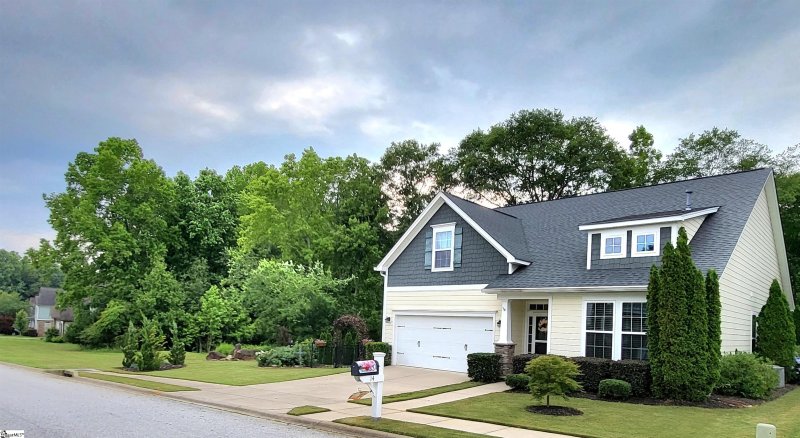 Property image 2 at 14 Martele Court, Simpsonville, SC 29680