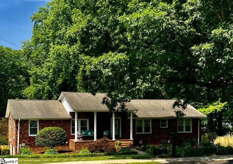 Property image 3 at 206 Cherokee Drive, Greenville, SC 29615-1119