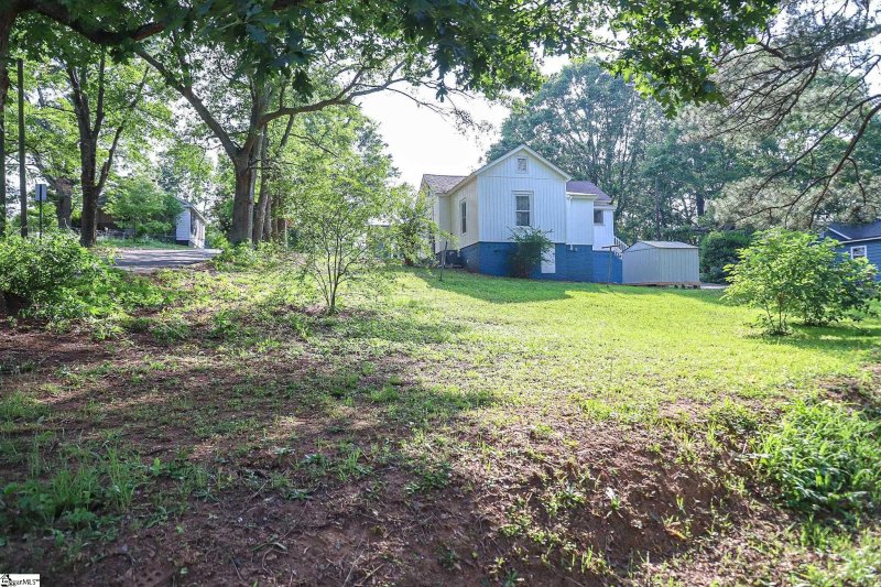 Property image 4 at 300 Lucky Street, Easley, SC 29640