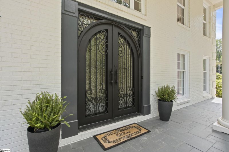 Property image 4 at 2 Smilax Court, Greenville, SC 29617