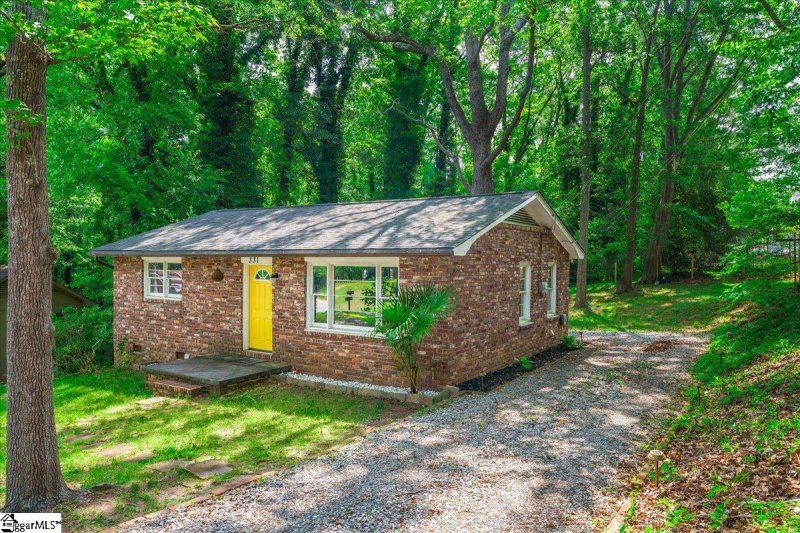 Property image 2 at 331 Amherst Drive, Spartanburg, SC 29306-4262