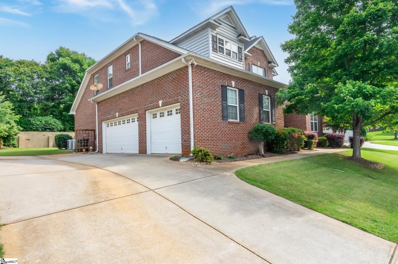 Property image 2 at 202 Gladstone Way, Greer, SC 29650