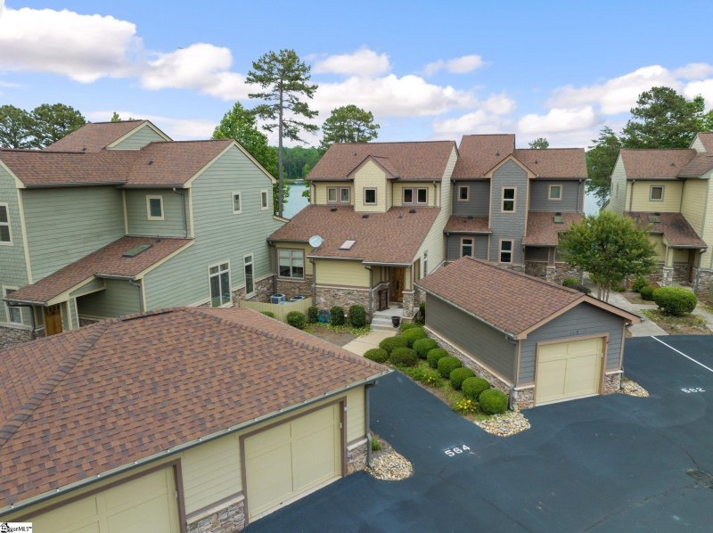 Property image 3 at 564 Sunset Point Drive, West Union, SC 29696