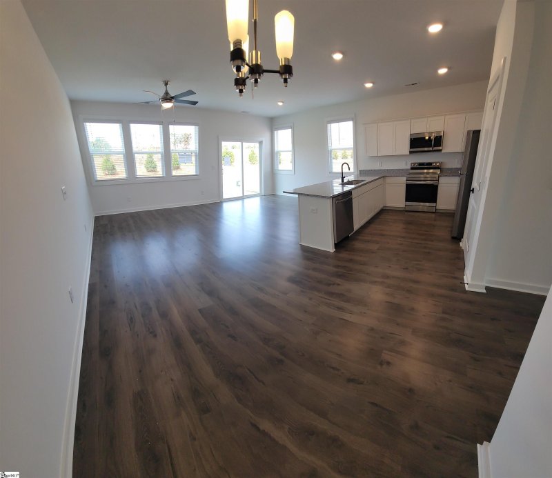 Property image 5 at 1202 Westgate Village Drive, Spartanburg, SC 29301-0000