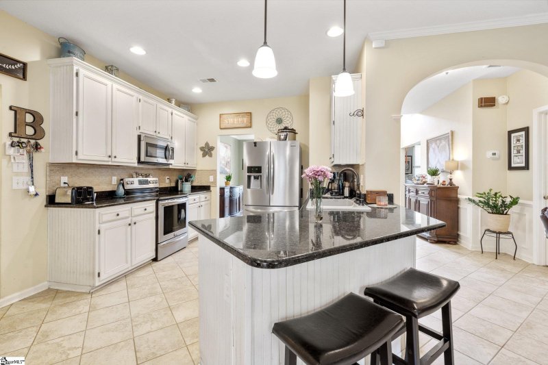 Property image 2 at 5 Mountain Face Court, Greenville, SC 29617