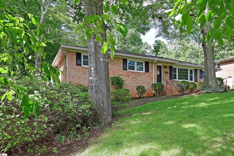 Property image 2 at 308 Sycamore Drive, Mauldin, SC 29662